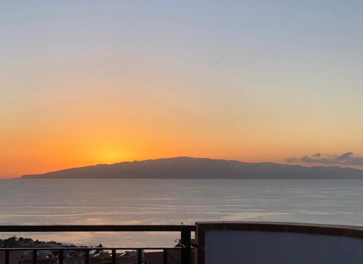 Amazing Duplex With Large Terrace And Sea Views Daire Puerto de Santiago  Dış mekan fotoğraf